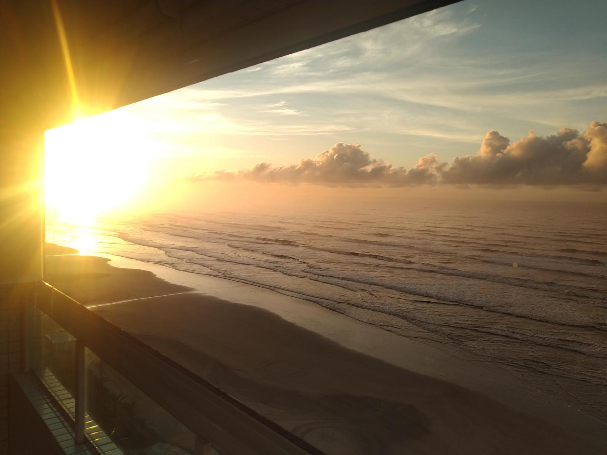 Apartamento Frente Mar Pe Na Areia プライア・グランデ エクステリア 写真