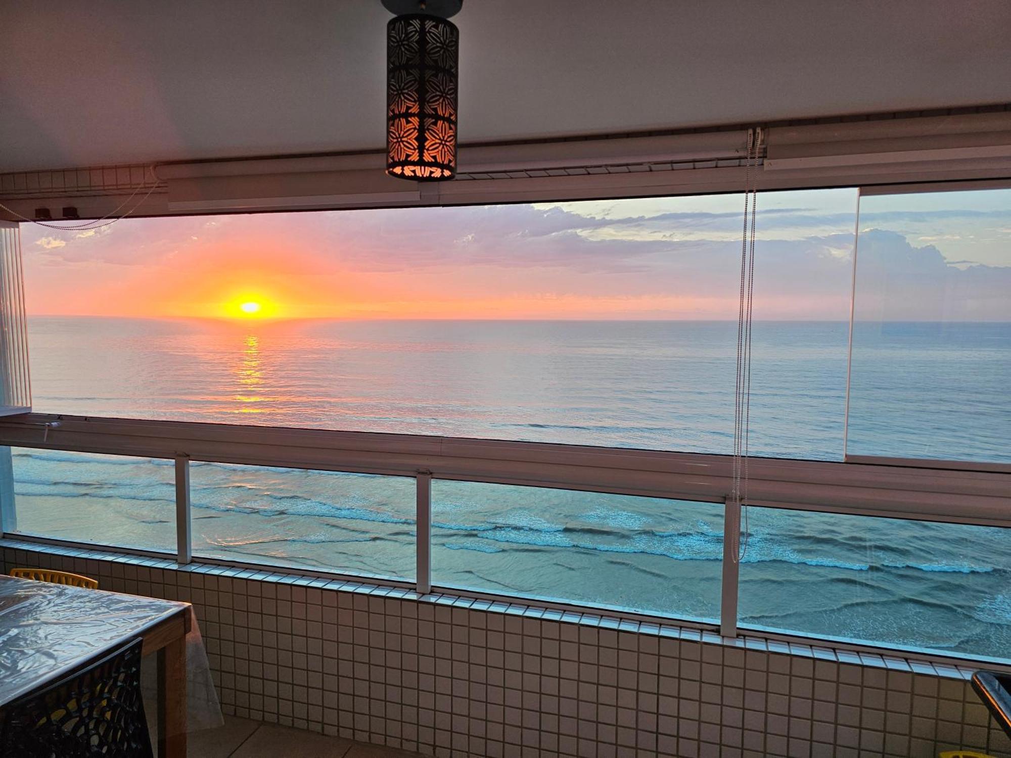 Apartamento Frente Mar Pe Na Areia プライア・グランデ エクステリア 写真
