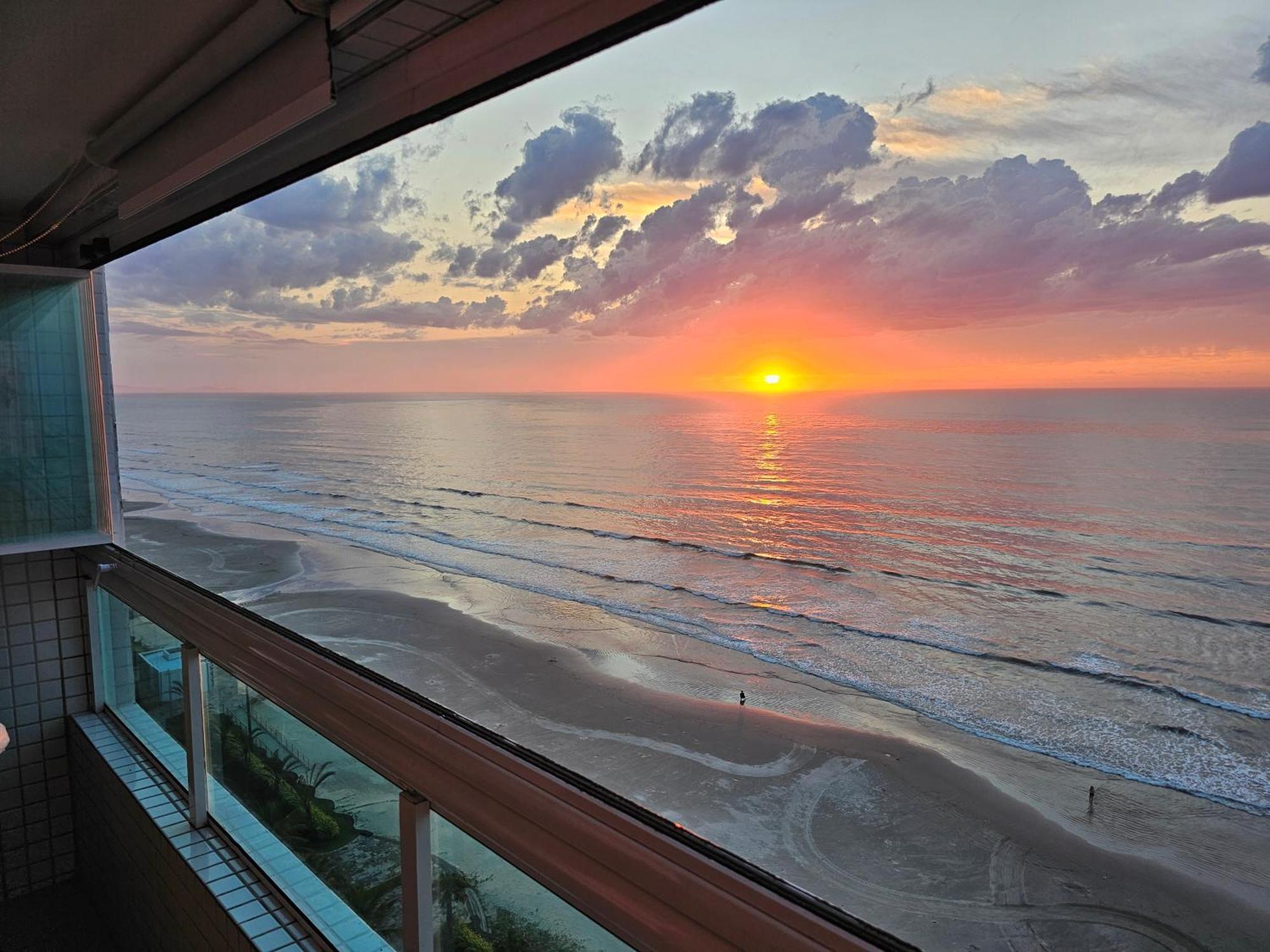 Apartamento Frente Mar Pe Na Areia プライア・グランデ エクステリア 写真